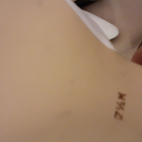 High heels - Picture 3 of 3